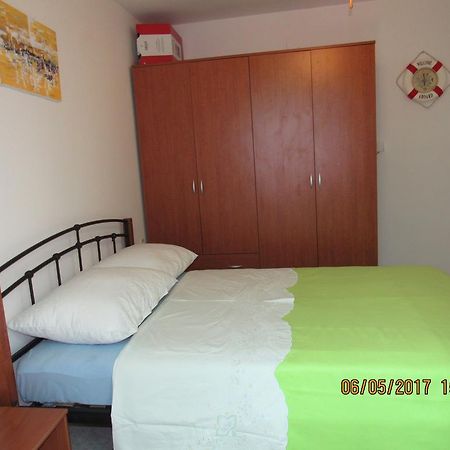 Guest House Vanessa Supetar Buitenkant foto