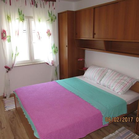 Guest House Vanessa Supetar Buitenkant foto