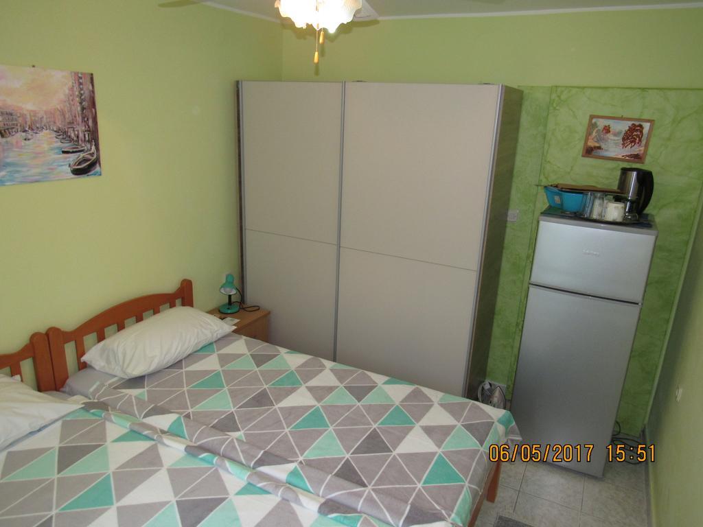Guest House Vanessa Supetar Buitenkant foto