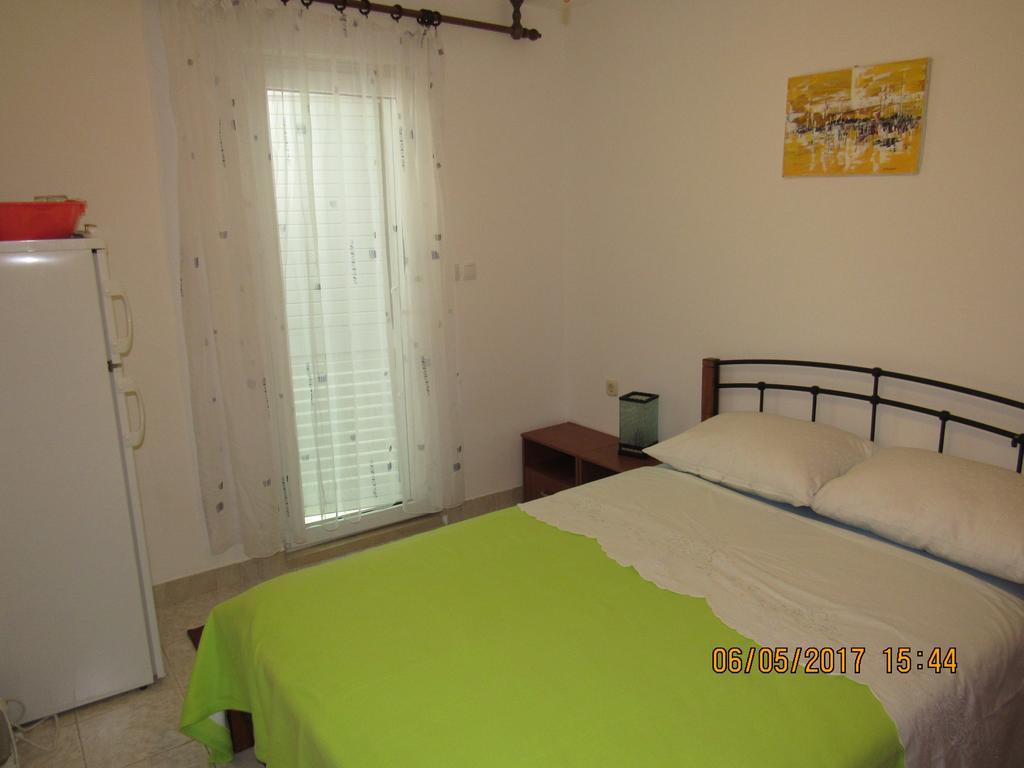 Guest House Vanessa Supetar Buitenkant foto