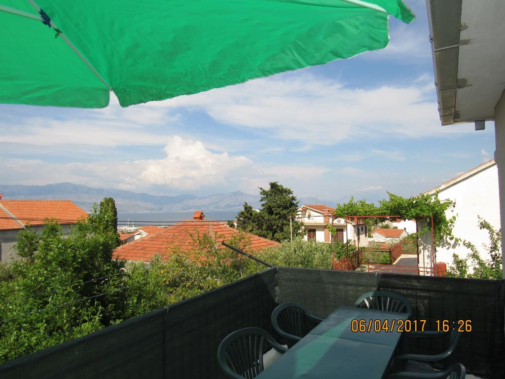 Guest House Vanessa Supetar Buitenkant foto