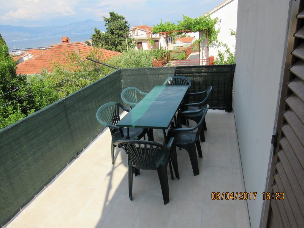 Guest House Vanessa Supetar Buitenkant foto