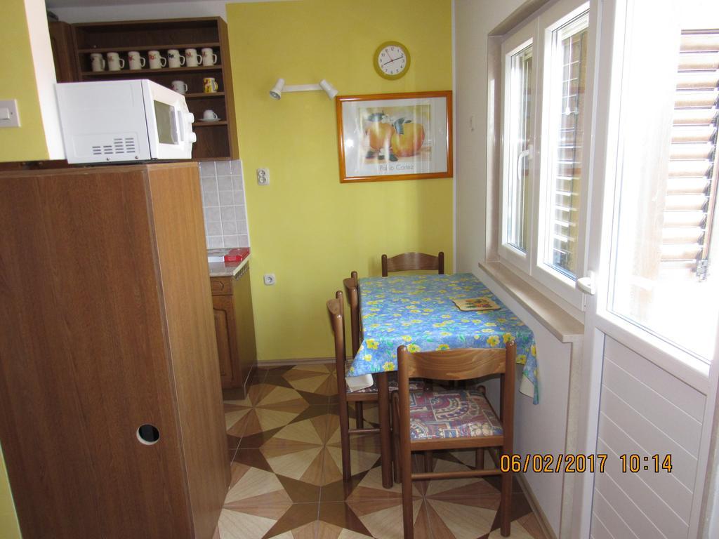 Guest House Vanessa Supetar Buitenkant foto