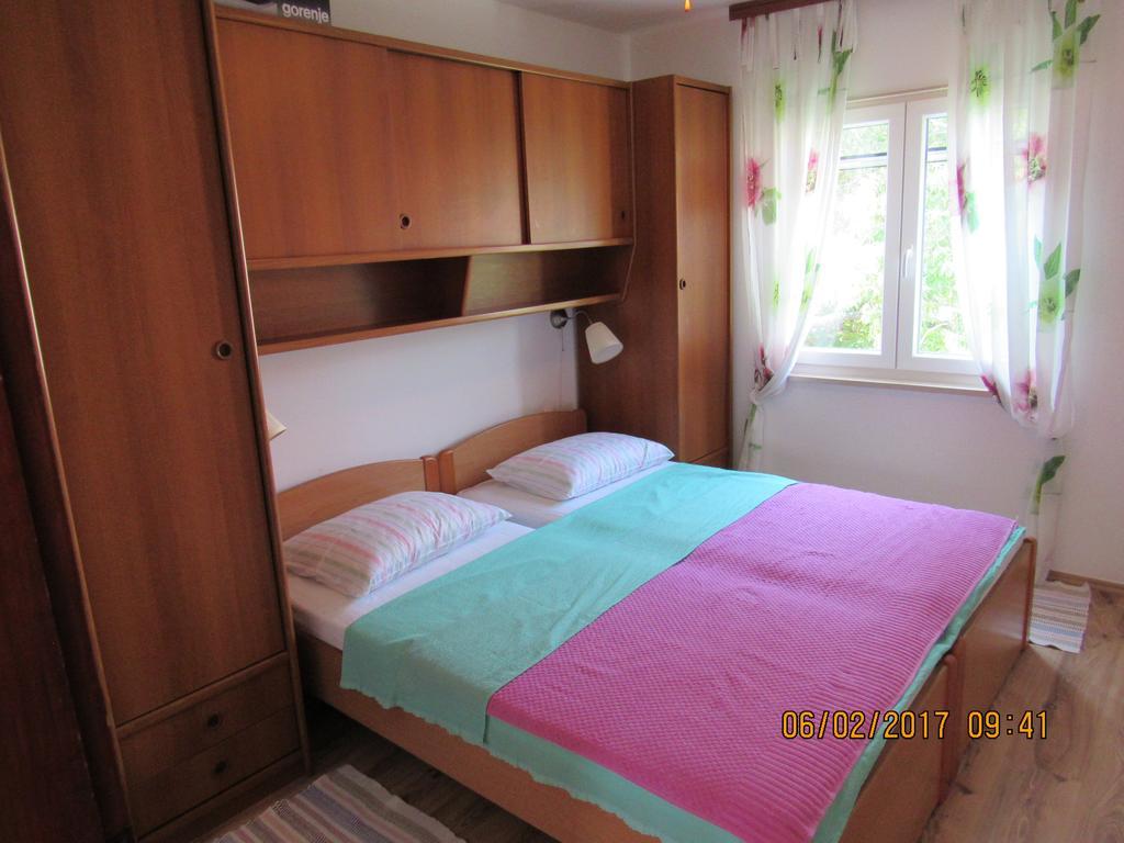 Guest House Vanessa Supetar Buitenkant foto